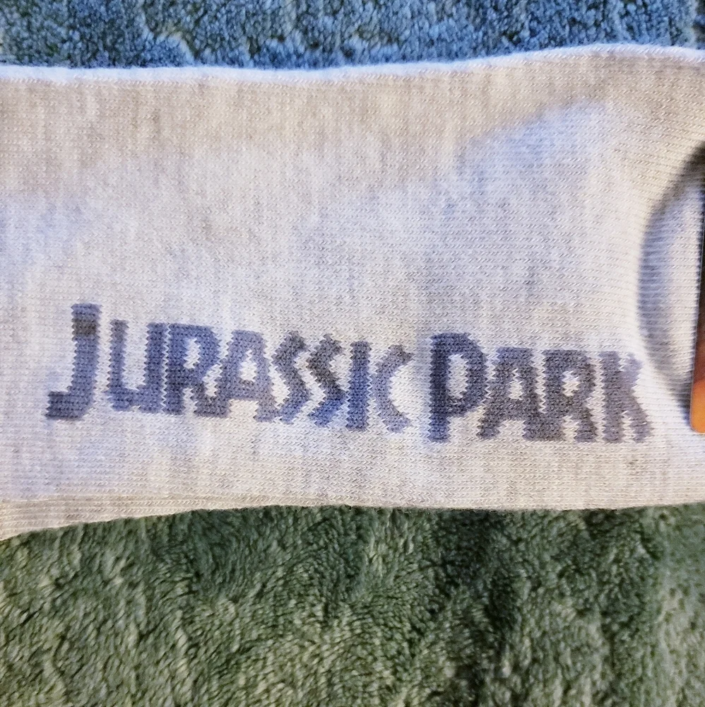 ❗️SOLD❗️Jurassic Park 'We Are Being Hunted' Socks. NWT. - Picture 5 of 6